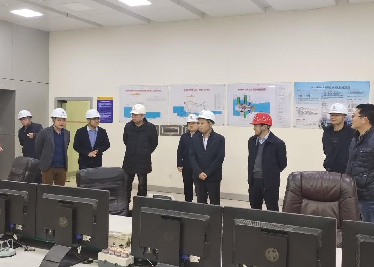 株洲航电分华体买球周先亮一行赴铜湾水电站开展专题工作交流