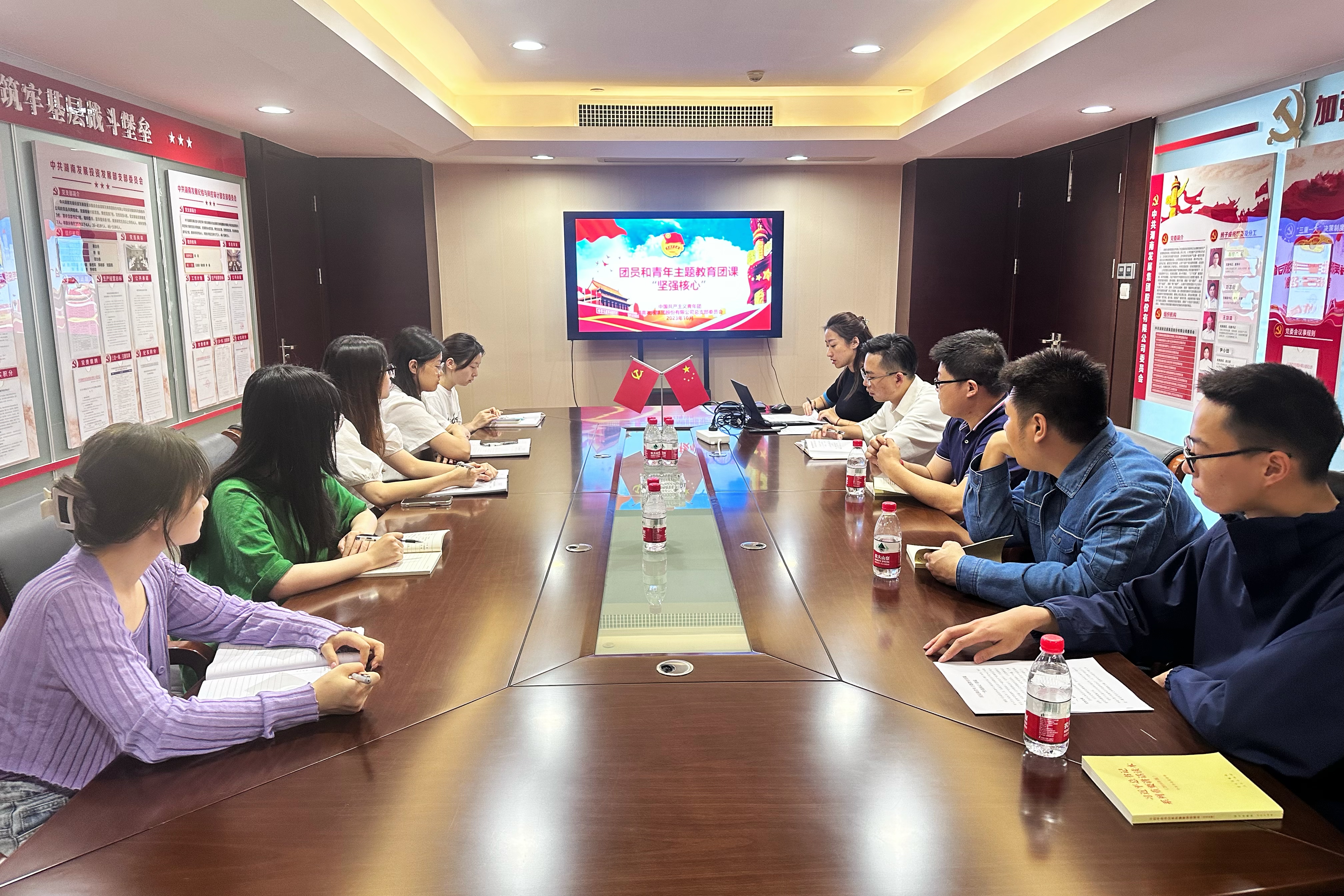 “恰同学少年，风华正茂” ——华体买球（中国）开展主题团日活动