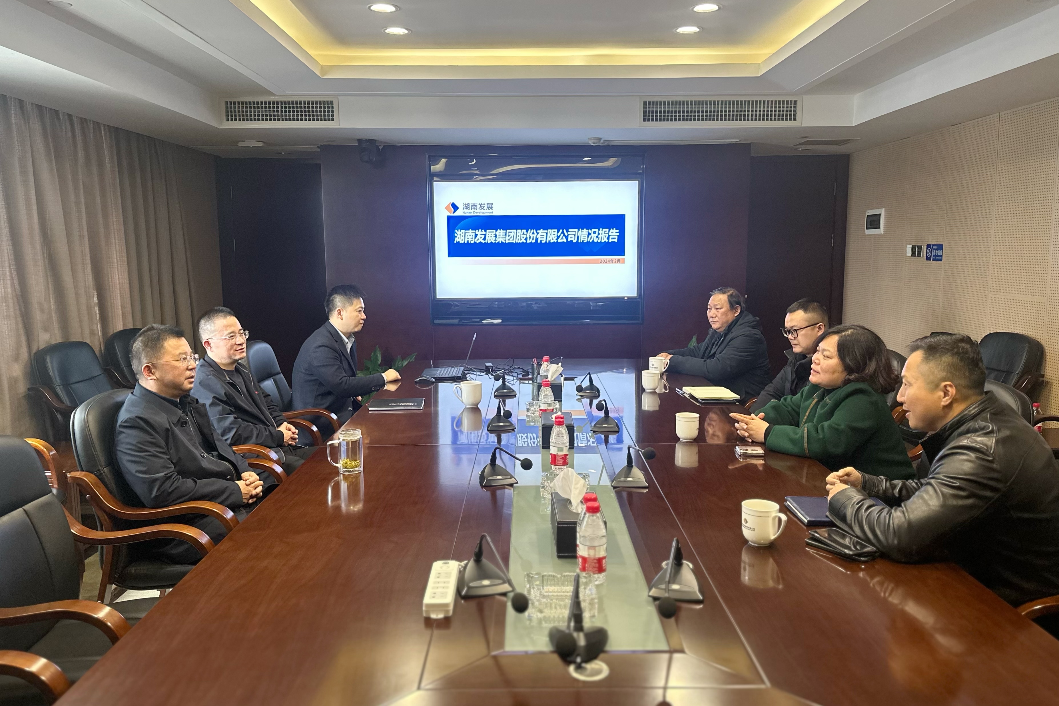 绥宁县李熙桥镇党委一行赴华体买球（中国）开展党建联村走访座谈